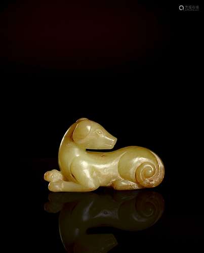 明·黄玉犬 尺寸：长7.2cm