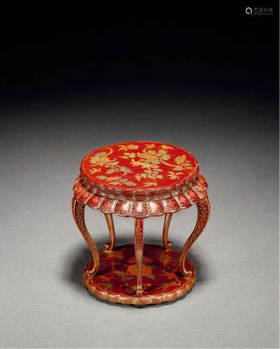 明-清·漆描金彩绘花卉纹座几 MING-QING DYNASTY  A GOLDEN-PAINTED LACQUERED STAND WITH FLORAL PATTERN