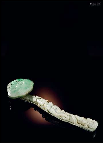 清·翡翠寿桃灵芝纹如意 QING DYNASTY  A JADEITE 'RU YI' SCEPTER WITH PEACH AND GANODERMA PATTERNS