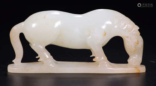 A HETIAN JADE HORSE SHAPED ORNAMENT