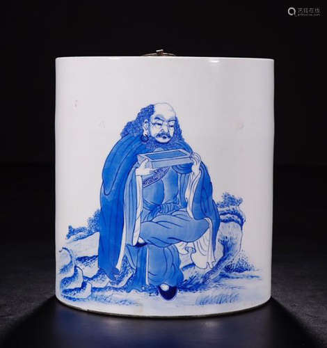 A BLUE&WHITE TEA POT WITH IMMORTAL PATTERN