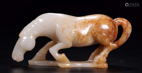 A HETIAN JADE HORSE SHAPED ORNAMENT