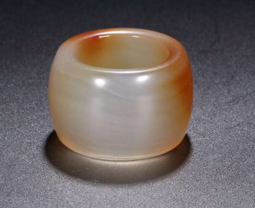 A AGATE RING