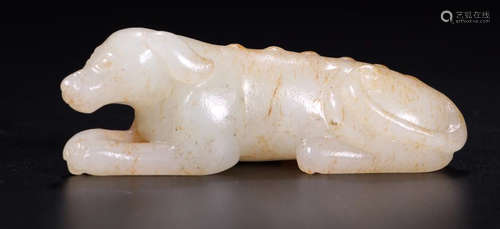 A HETIAN JADE DOG SHAPED PENDANT