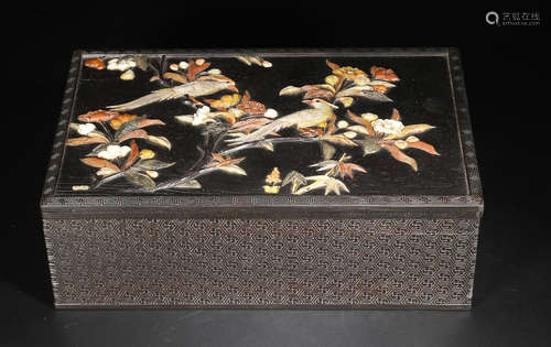 A ZITAN WOOD BOX WITH FLOWER&BIRD PATTERN