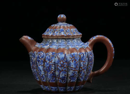 A ZISHA POT WITH BLUE-WHITE GLAZED & COLOR PAINTING