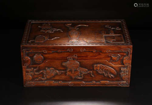 A HUANGHUA WOOD SQUARE BOX WITH LID