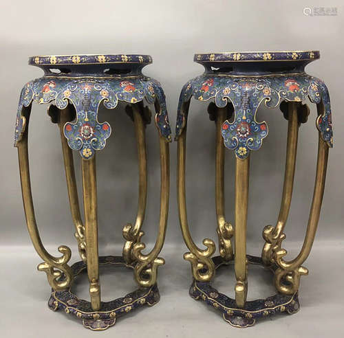 A PAIR OF  CLOISONNE FLOWER STAND