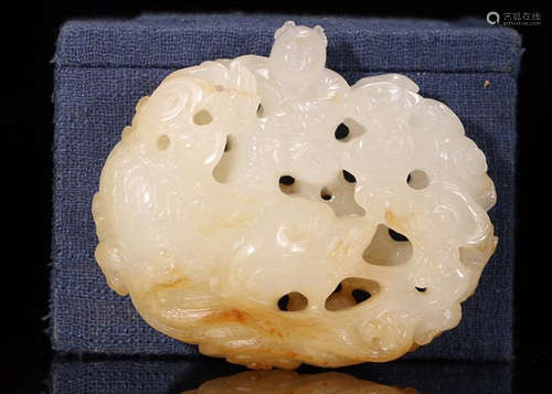 A HETIAN JADE PENDANT