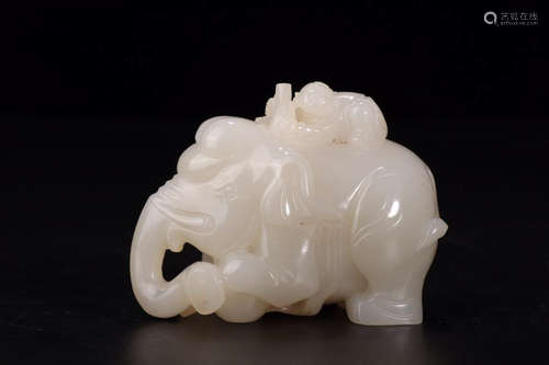 A HETIAN JADE ORNAMENT SCULPTURED IN ELEPHANT & BOY