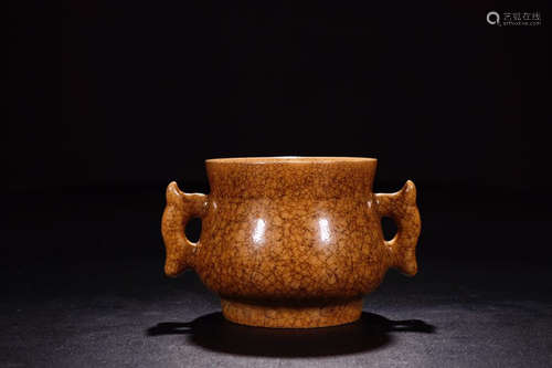 A GLAZE CENSER WITH DOUBLE HANDLERS