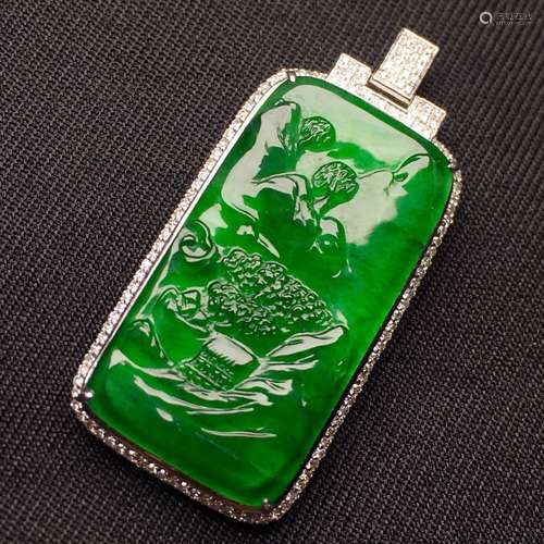 A STORY-TELLING JADEITE PENDANT WITH 18K GOLD FRAME