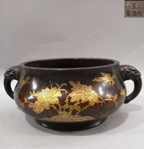 A COPPER CENSER CARVED IN GOLD GILTED BLOSSOMS