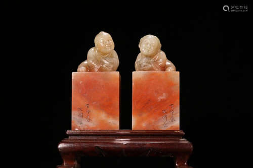 PAIR OF SHOUSHAN STONE SEALS OF FIGURE SHAPED