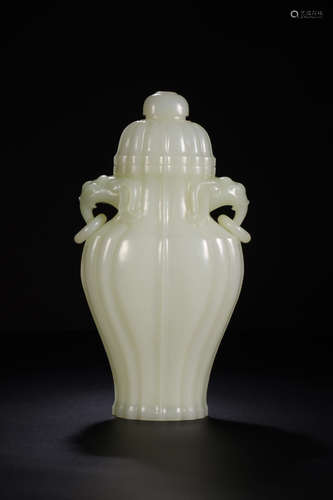 A HETIAN JADE VASE