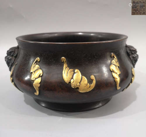 A COPPER CENSER CARVED IN GILT BRONZE PORTRAITS