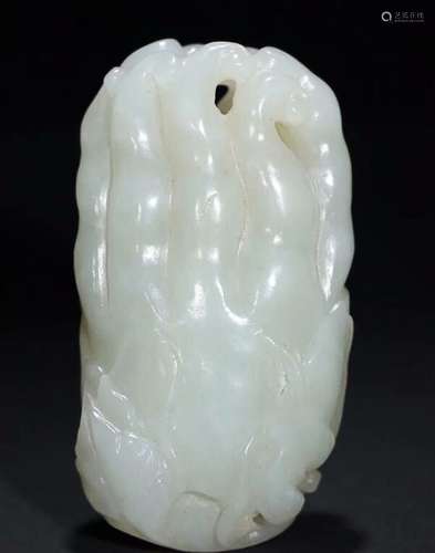 HETIAN JADE BUDDHA HAND PENDANT