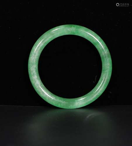 JADEITE BANGLE