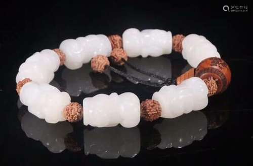 HETIAN JADE BANGLE