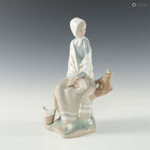 LLADRO FIGURINE,NEW SHEPHERDESS 4576