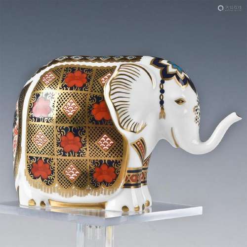 ROYAL CROWN DERBY ANIMAL FIGURINE, ELEPHANT