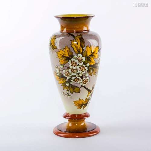 DOULTON LAMBETH FAIENCE VASE