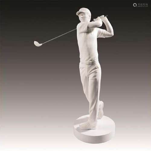 LLADRO LARGE FIGURINE, GOLF CHAMPION 9132