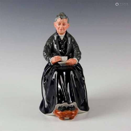 ROYAL DOULTON FIGURINE, THE CUP OF TEA HN2322