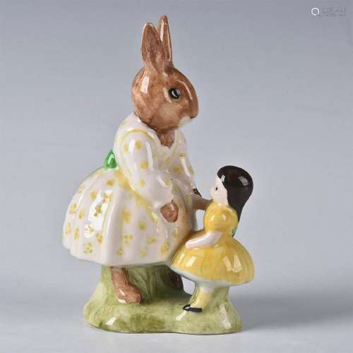 ROYAL DOULTON FIGURINE DOLLIE BUNNYKINS PLAYTIME