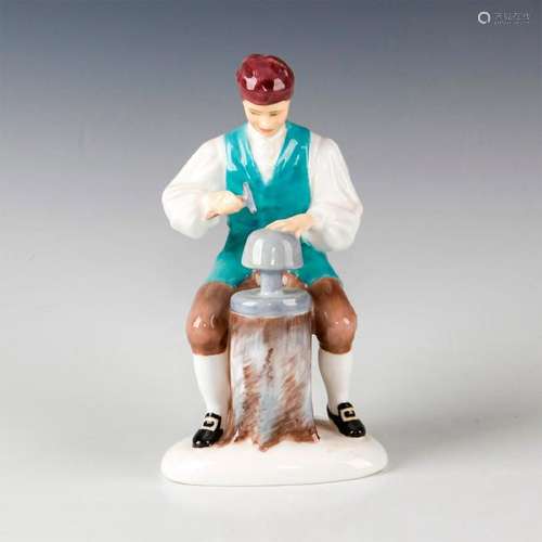 ROYAL DOULTON FIGURE SILVERSMITH OF WILLIAMSBURG HN2208