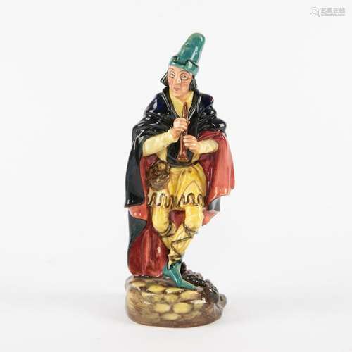 ROYAL DOULTON FIGURINE, THE PIED PIPER HN2102