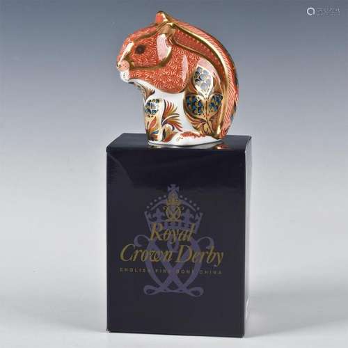 ROYAL CROWN DERBY ANIMAL FIGURINE, RED SQUIRREL