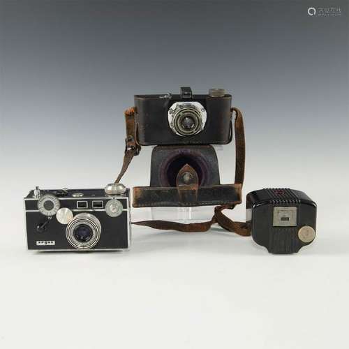 VINTAGE AMERICAN ART DECO 35MM FILM CAMERA TRIO