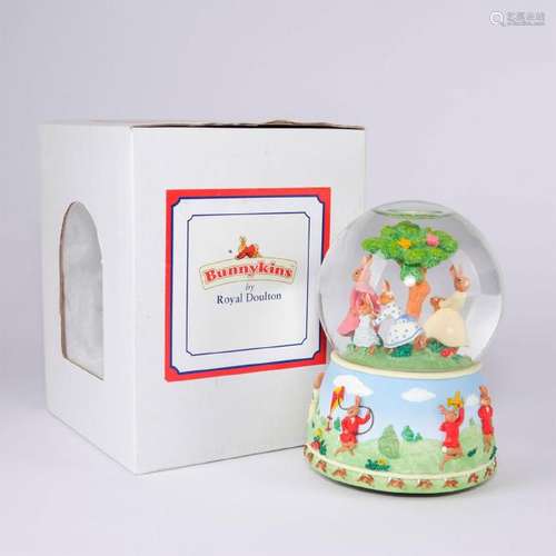 ROYAL DOULTON BUNNYKINS PICNIC TIME SNOW GLOBE MUSIC