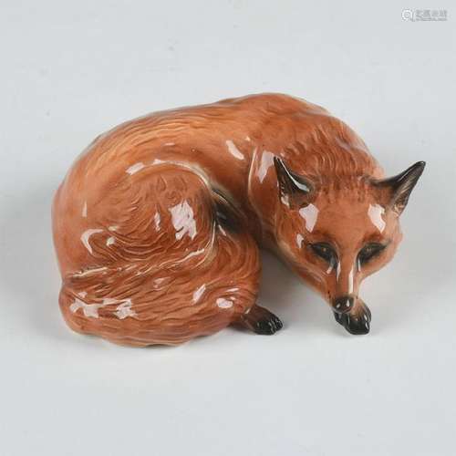 BESWICK ANIMAL FIGURE, CURLED FOX MODEL 1017