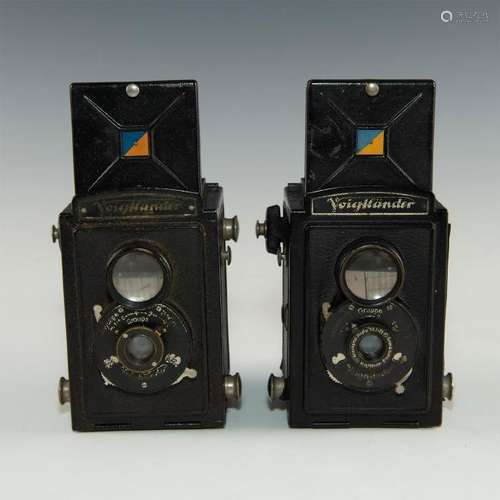 PAIR OF VINTAGE GERMAN VOIGTLANDER TLR CAMERAS