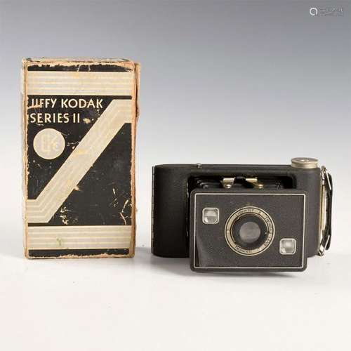 VINTAGE KODAK JIFFY SIX 20 SERIES II FOLDING CAMERA