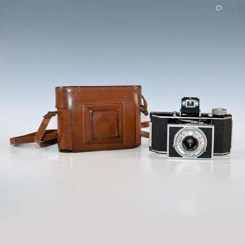 VINTAGE KODAK FOLDING BANTAM CAMERA WITH LEATHER CASE