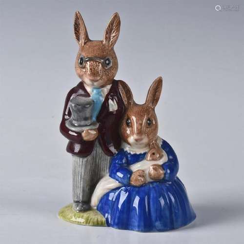 ROYAL DOULTON BUNNYKINS FIGURINE FAMILY PHOTOGRAPH DB1