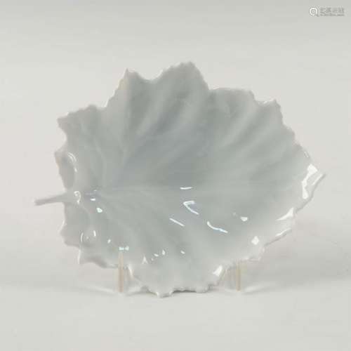 HOCHST WHITE MOLDED PORCELAIN LEAF DISH