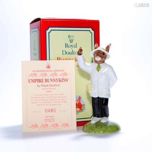 ROYAL DOULTON BUNNYKINS FIGURINE UMPIRE DB360