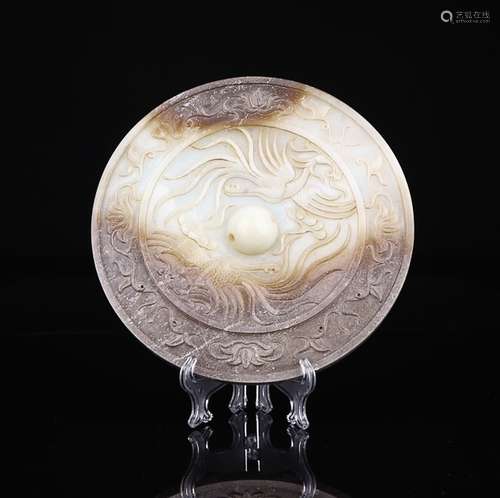 HETIAN JADE SHUANG FENG XI ZHU ROUND SHAPE ORNAMENT