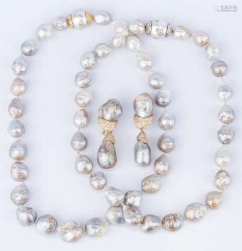 Dia. Baroque Pearl Necklace/Earring Set