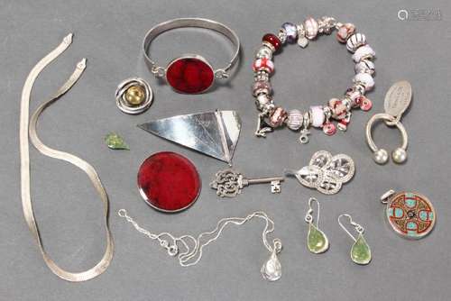 Bag of Assorted Silver Jewellery,