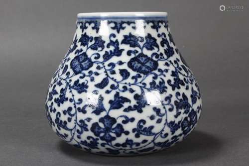 Chinese Qing Dynasty Blue and White Baluster Vase,