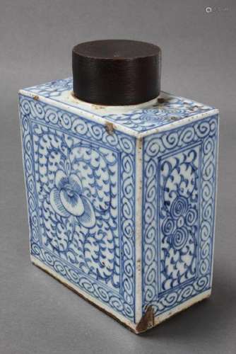 Chinese Qing Dynasty Blue and White Tea Caddy,