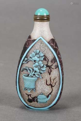 Chinese Cameo Glass Snuff Bottle and Stopper,