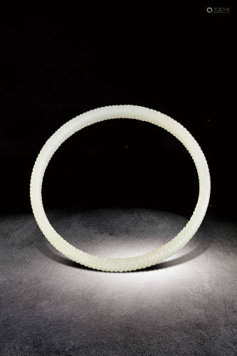 清  白玉繩紋臂環