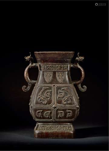 清早期·铜错金银双龙耳凤鸟纹壶 EARLY QING DYNASTY  A GOLD AND SILVER-INTERWINED BRONZE VESSEL WITH PHOENIX PATTERN AND DRAGON HANDLES