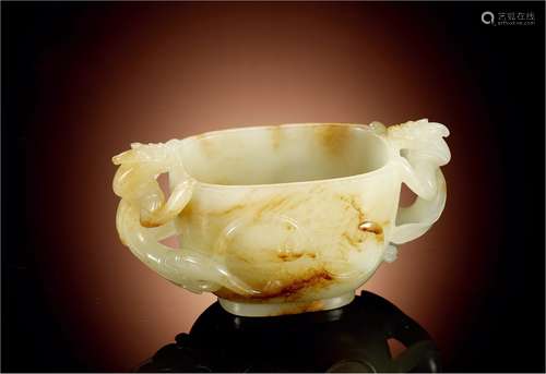 清·白玉双龙耳杯 QING DYNASTY  A WHITE JADE CUP WITH DRAGON HANDLES